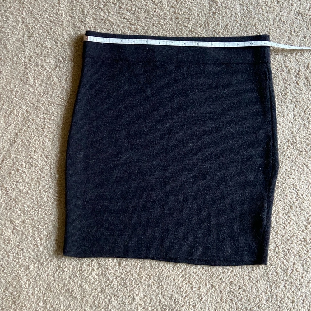 Krimson Klover 100% merino wool skirt, size small, charcoal grey/black